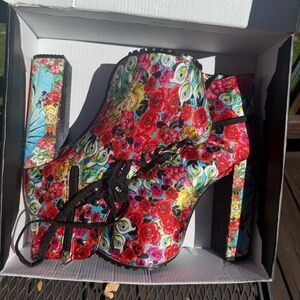 *RARE AND DISCONTINUED*IRON FIST LIKE A VIRGIN BOOTS-BRAND NEW